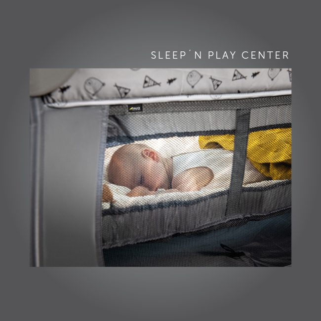 საბავშვო ორდონიანი საწოლ-მანეჟი Sleep’n Play Center,გამოსაცვლელი დაფით და საბურავებით. ფერი: მუქი ნაცრისფერი